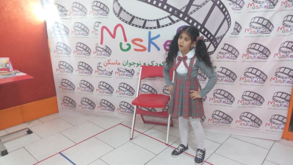 النا عسگری​​​​​​​